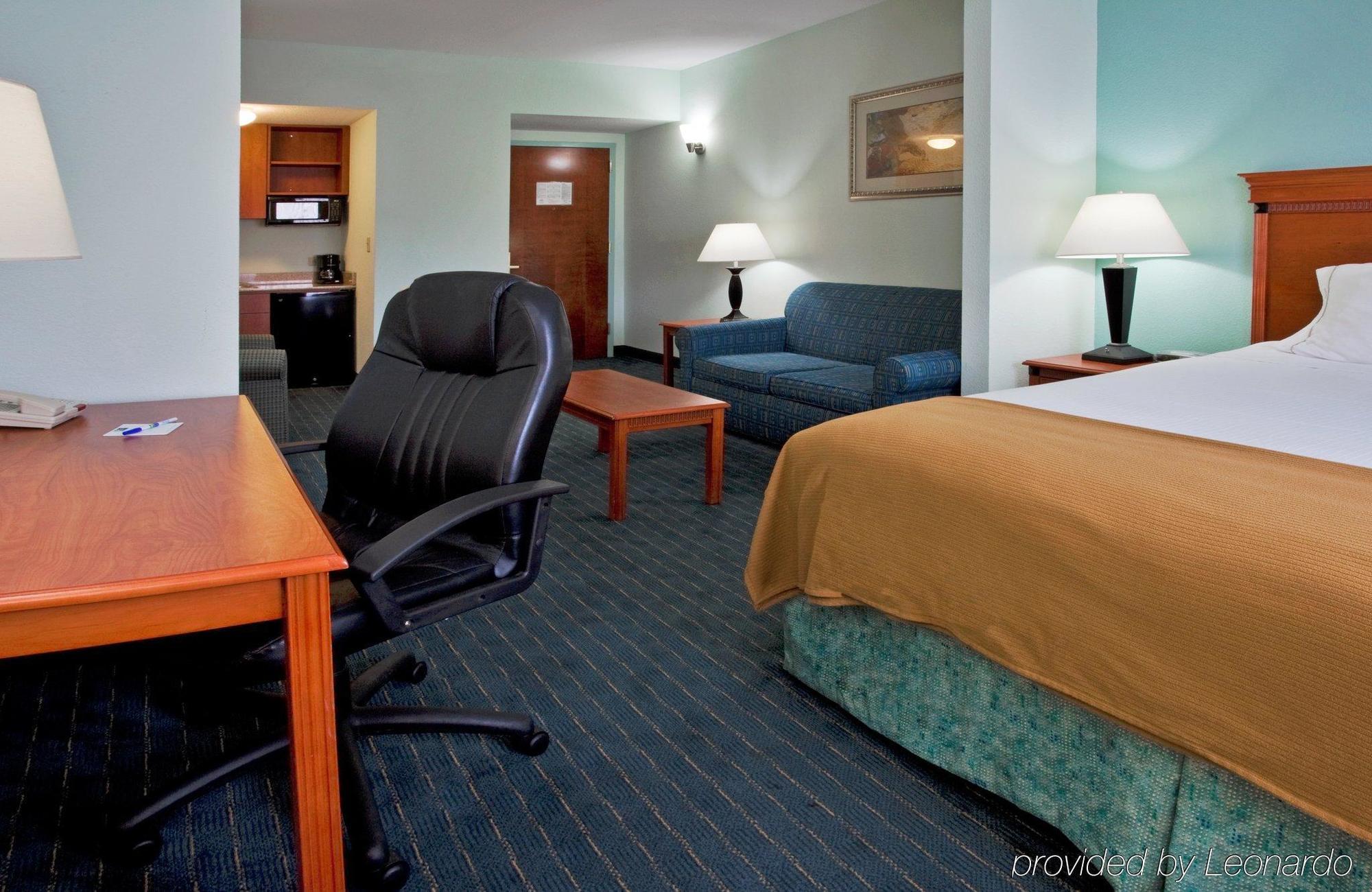 Holiday Inn Express Lake Okeechobee, An Ihg Hotel Room photo